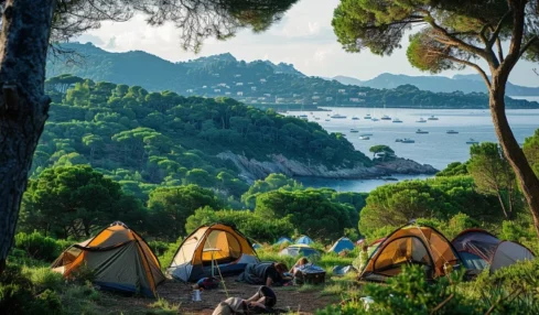 Les meilleurs campings à Porquerolles : options d'hébergement et conseils pratiques pour un séjour réussi