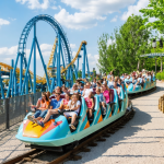 découvrez le plus grand parc d'attractions d'europe, une expérience inoubliable remplie d'aventures palpitantes, de manèges sensationnels et de spectacles féeriques. préparez-vous à vivre des moments magiques en famille ou entre amis !