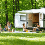 offrez-vous un week-end d’évasion à proximité de paris en séjournant dans un mobil-home confortable au cœur de la nature. profitez d’une parenthèse reposante loin du tumulte urbain, idéale pour se ressourcer en couple, en famille ou entre amis !