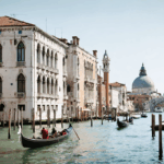 partez à la découverte des plus belles villes italiennes à visiter absolument. explorez les incontournables d’un voyage en italie et laissez-vous séduire par leur charme unique et leur histoire fascinante.