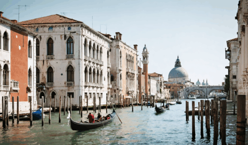 partez à la découverte des plus belles villes italiennes à visiter absolument. explorez les incontournables d’un voyage en italie et laissez-vous séduire par leur charme unique et leur histoire fascinante.