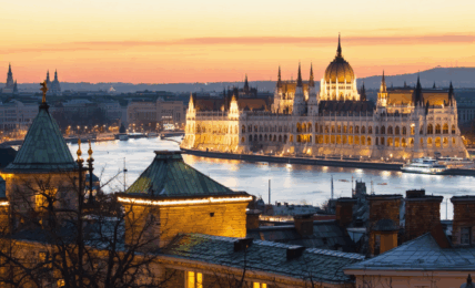 explorez budapest en 72 heures avec notre guide essentiel, découvrez les sites incontournables, les trésors cachés et les expériences uniques pour un séjour inoubliable.