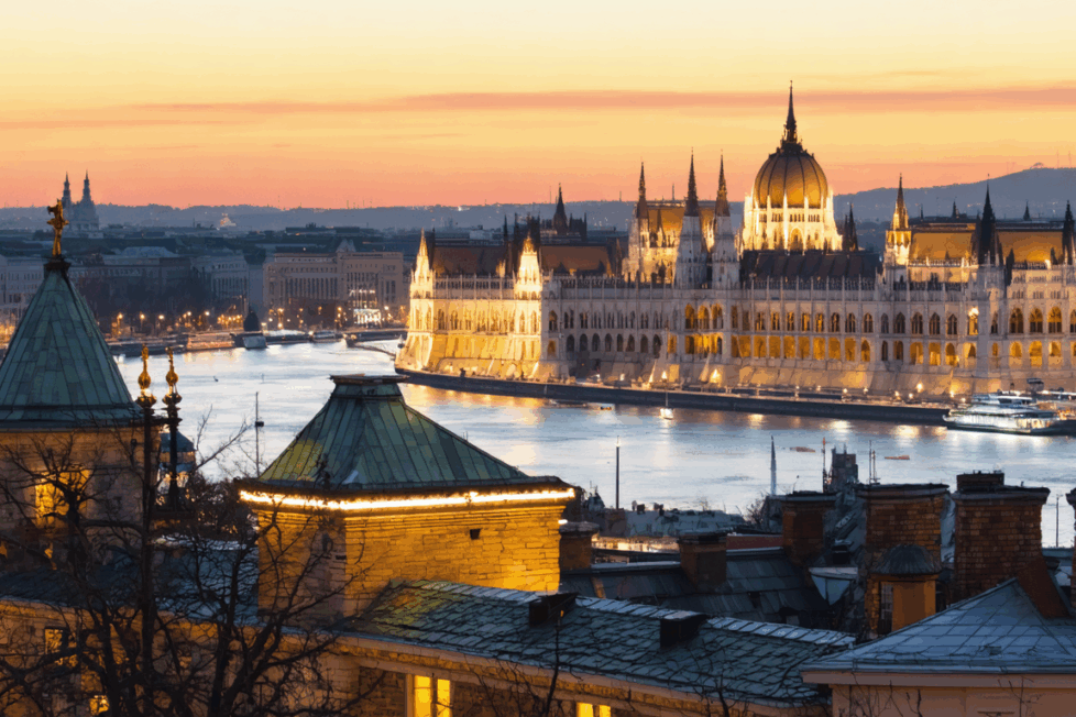 explorez budapest en 72 heures avec notre guide essentiel, découvrez les sites incontournables, les trésors cachés et les expériences uniques pour un séjour inoubliable.