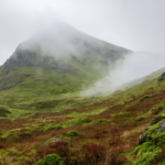 explorez les trésors cachés de la bretagne et vivez une aventure inoubliable entre paysages magnifiques, patrimoine riche et saveurs authentiques.