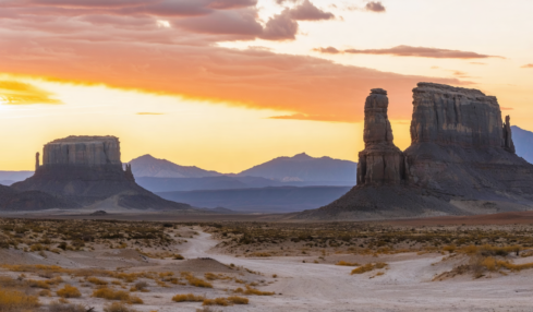 découvrez les 5 hébergements incontournables pour passer une nuit inoubliable dans le désert des bardenas, entre nature sauvage et confort unique.