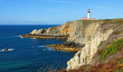 explorez les sites incontournables du morbihan, entre paysages naturels, patrimoine historique et culture bretonne authentique.