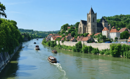découvrez comment explorer la dordogne en 4 jours avec notre guide complet des activités et sites incontournables pour un séjour riche en découvertes et aventures.