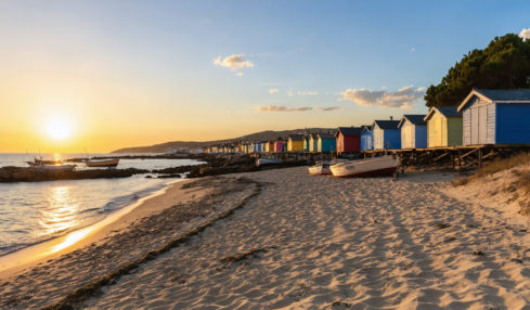 découvrez les trésors de l'aude lors d'une escapade côtière inoubliable entre plages, villages charmants et paysages méditerranéens.