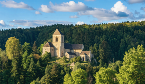 découvrez les trésors culturels de la corrèze, un patrimoine riche et varié alliant histoire, traditions et paysages authentiques à explorer absolument.