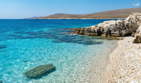 découvrez les 10 plages incontournables de paros, des coins de paradis où sable fin et eaux turquoise vous attendent pour des vacances inoubliables.