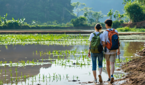 découvrez des escapades abordables parfaites pour les jeunes couples. explorez notre sélection de destinations idéales pour une aventure romantique et économique.